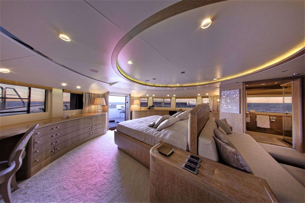 GRANDE AMORE - Boat Images