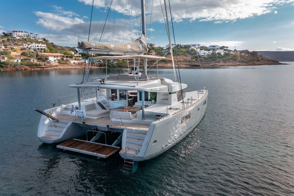 Madinina - Boat Images