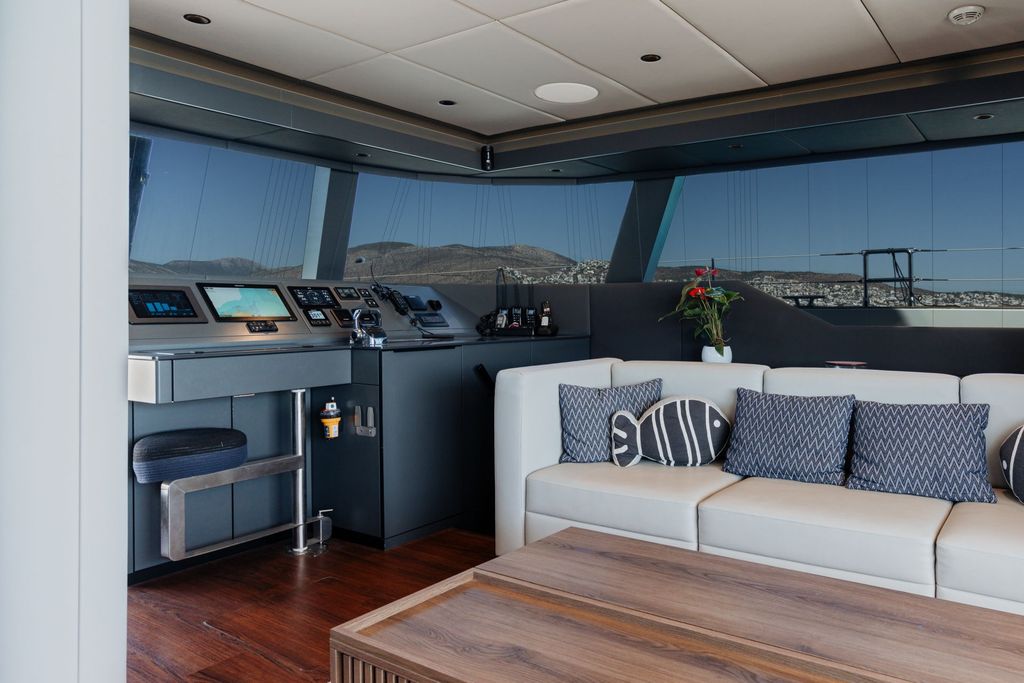 Viva 4 - Boat Images