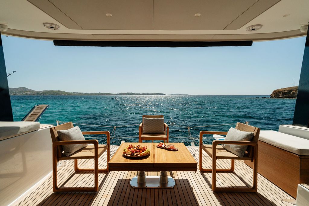 Viva 4 - Boat Images
