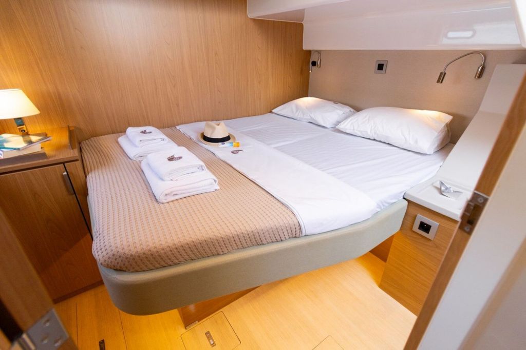 DREAM ON - Boat Images