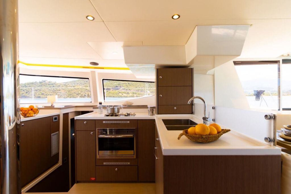 STELINA - Boat Images