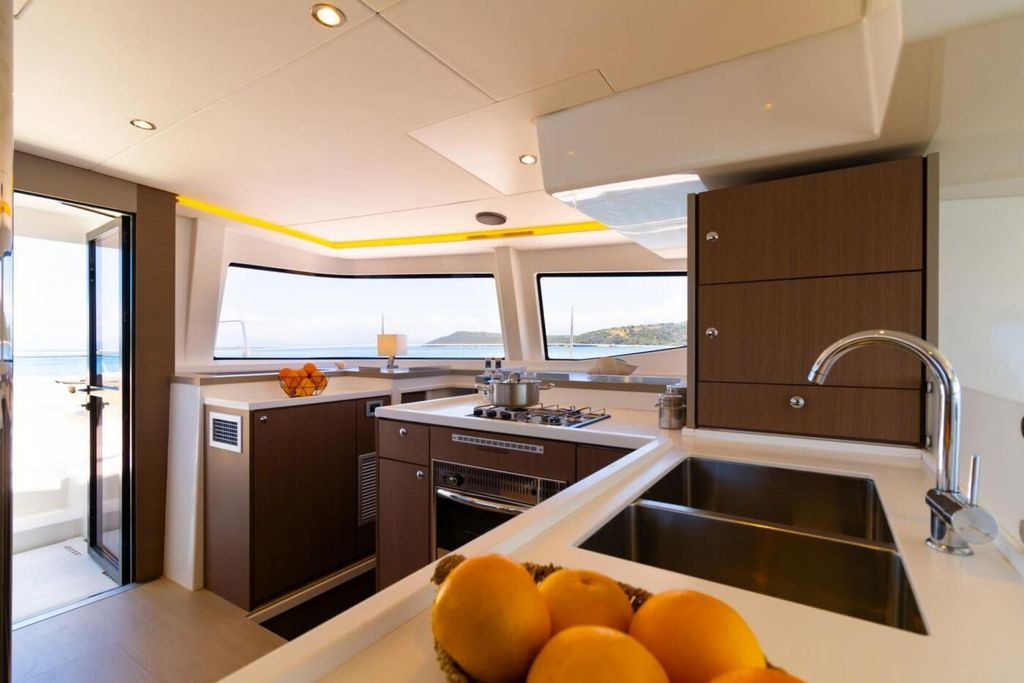 STELINA - Boat Images