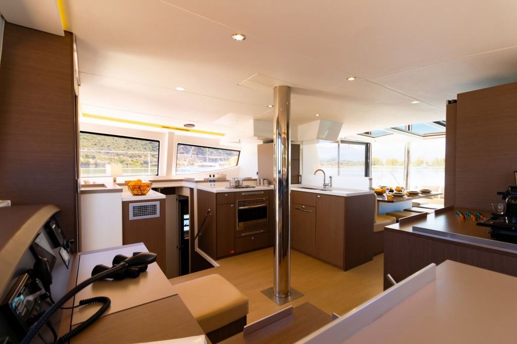STELINA - Boat Images