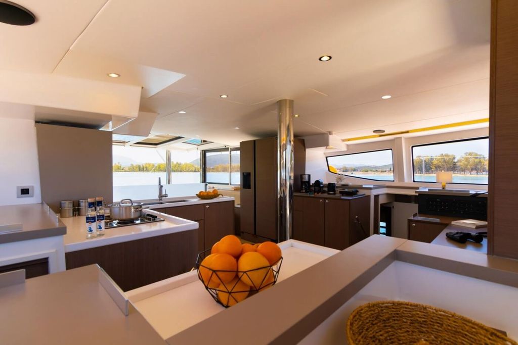 STELINA - Boat Images