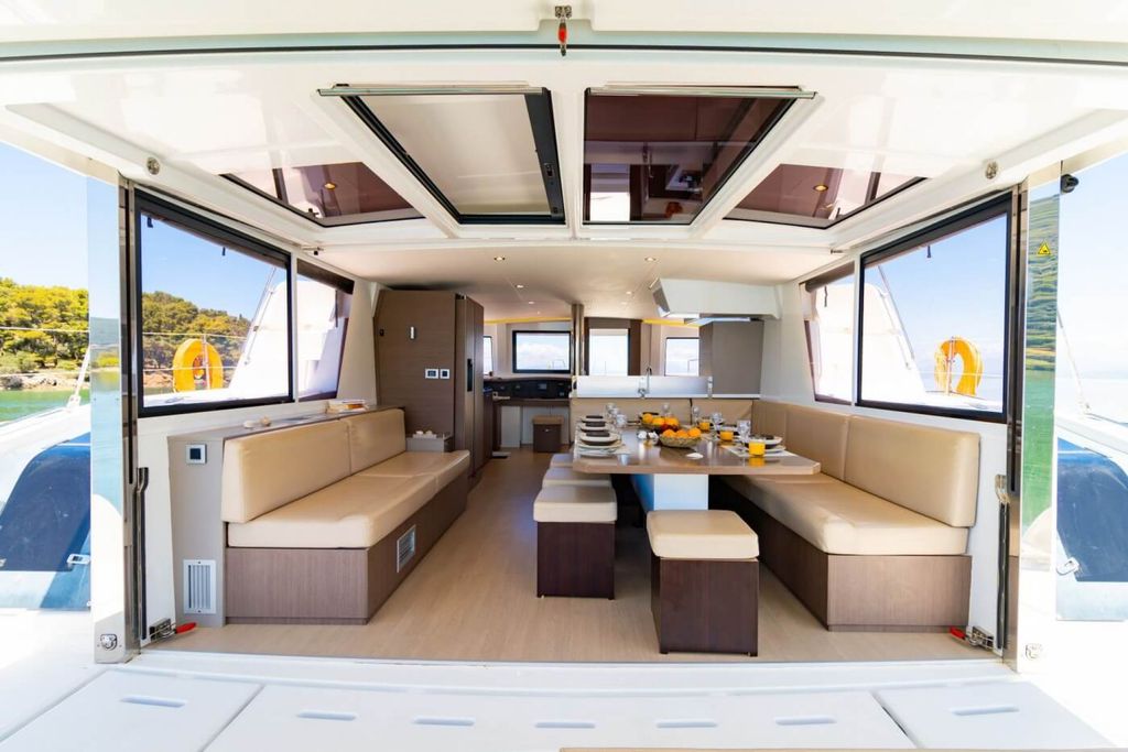 STELINA - Boat Images