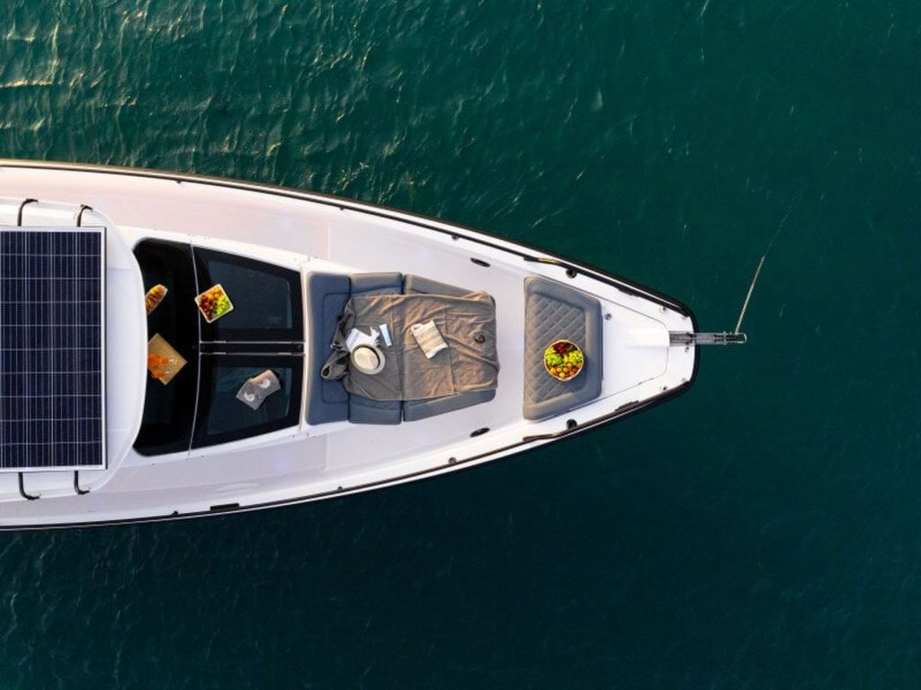 MY CHARACTER - Boat Images
