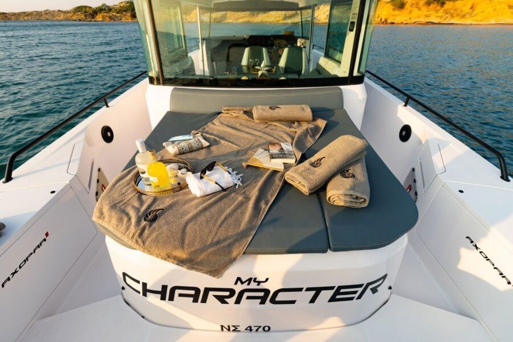 MY CHARACTER - Boat Images