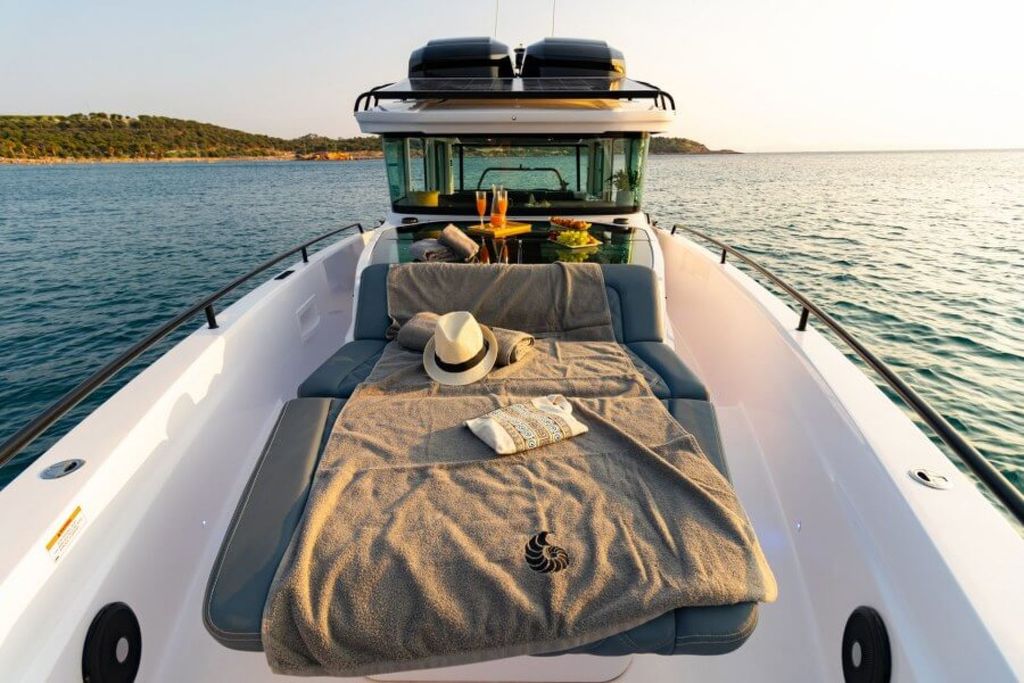 MY CHARACTER - Boat Images