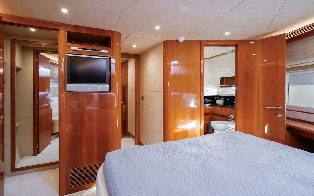 FLOW - Boat Images