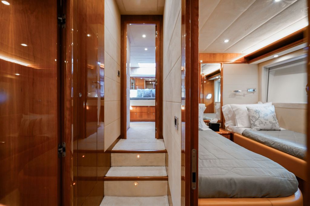 FLOW - Boat Images