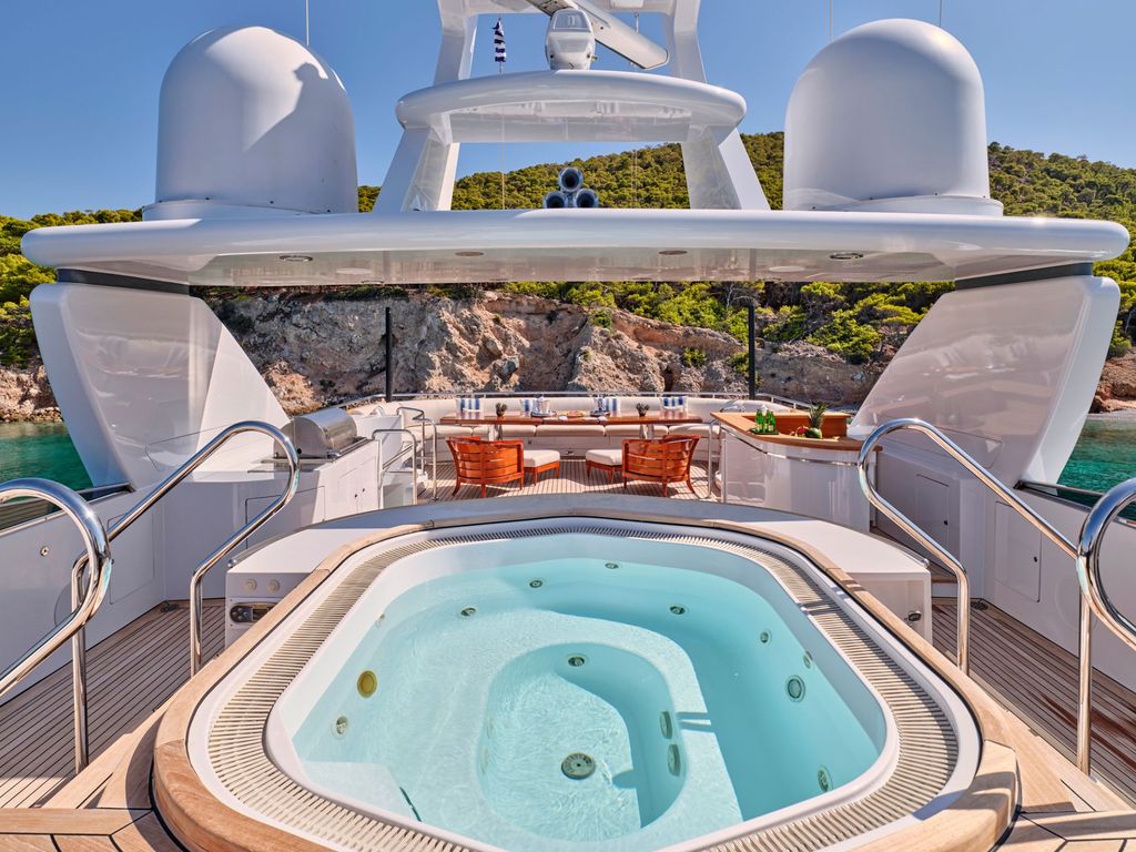 ARTEMISEA - Boat Images