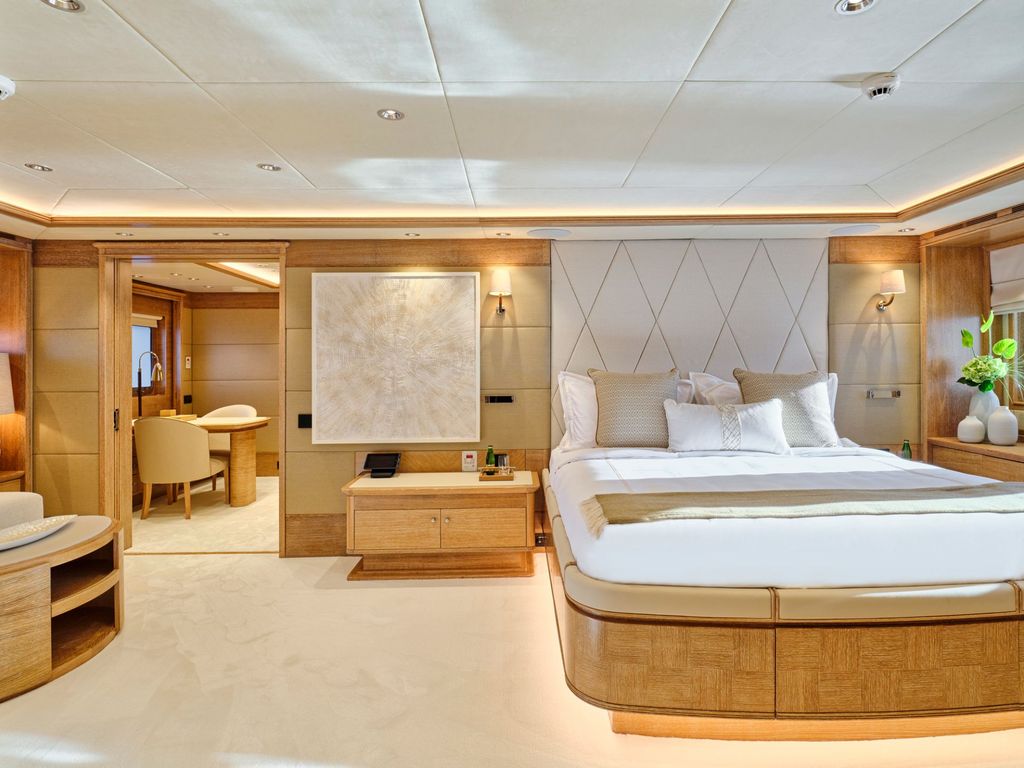 ARTEMISEA - Boat Images