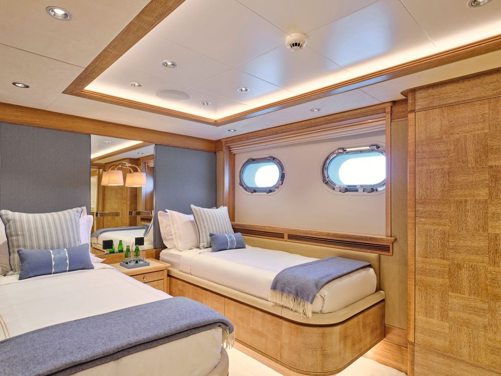 ARTEMISEA - Boat Images