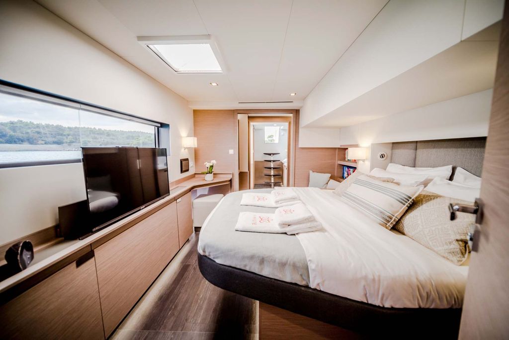 ALLURE - Boat Images