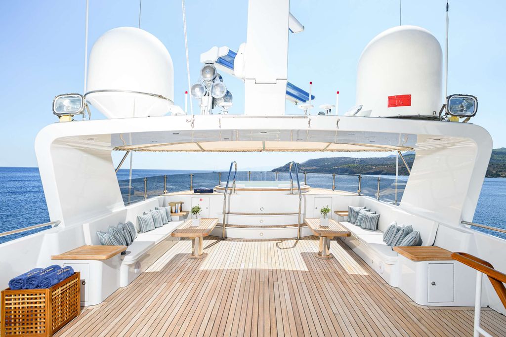 WIND OF FORTUNE - Boat Images