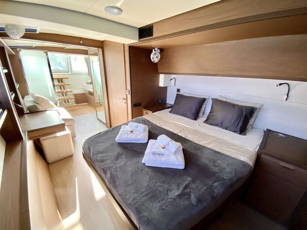 GRACE - Boat Images