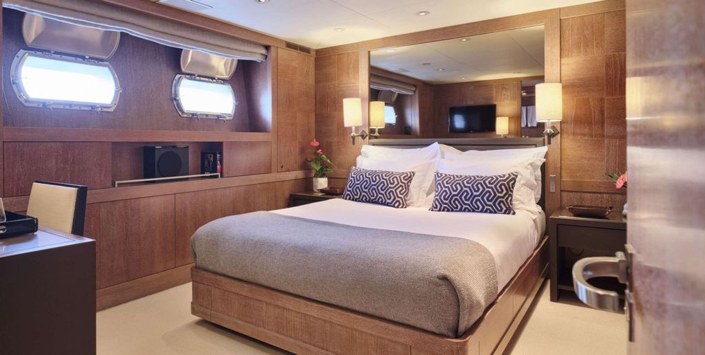 ELEMENT - Boat Images