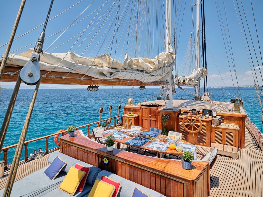 MYRA - Boat Images