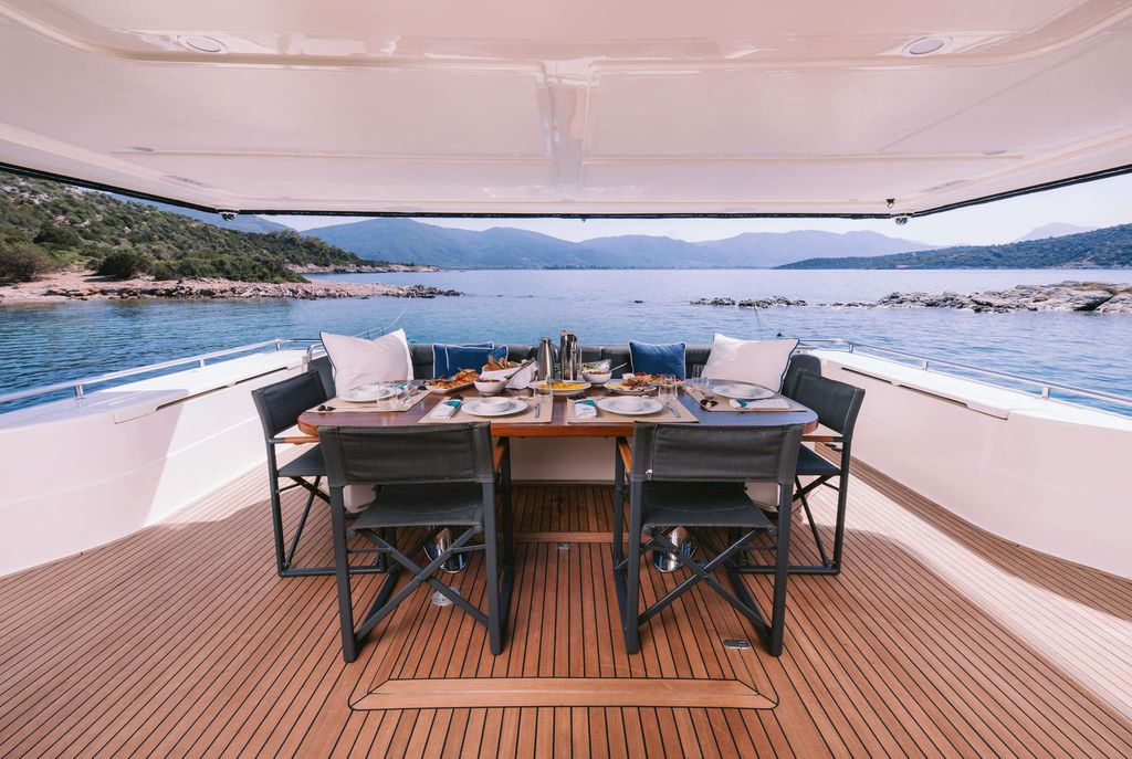 OXYGEN 8 - Boat Images