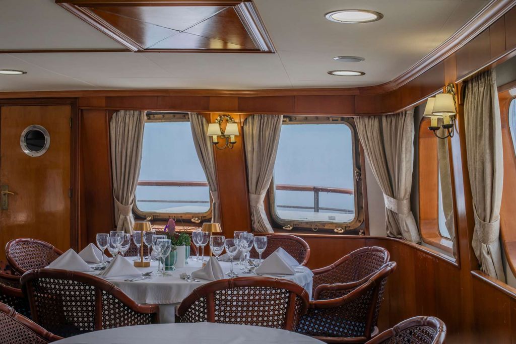 Callisto - Boat Images