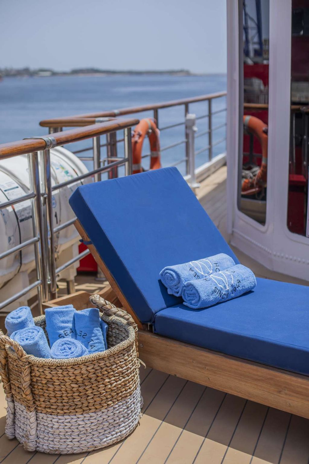 Callisto - Boat Images