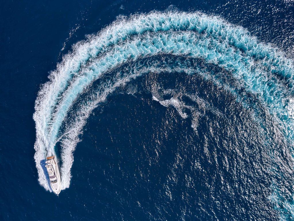 LADY L - Boat Images