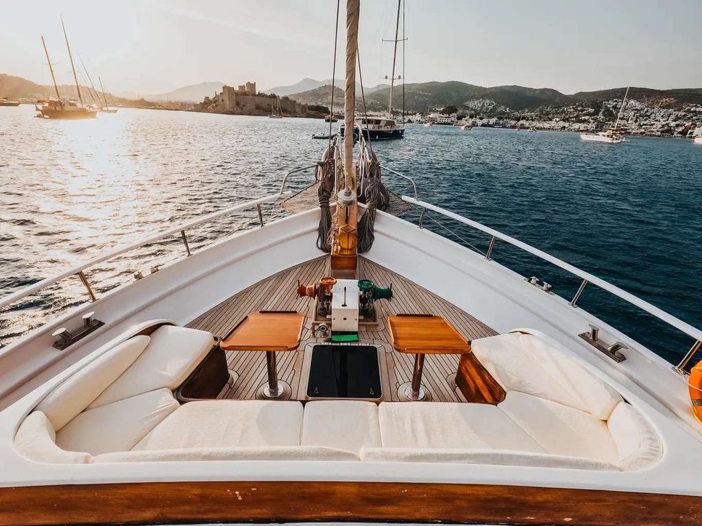 BEYAZ LALE - Boat Images