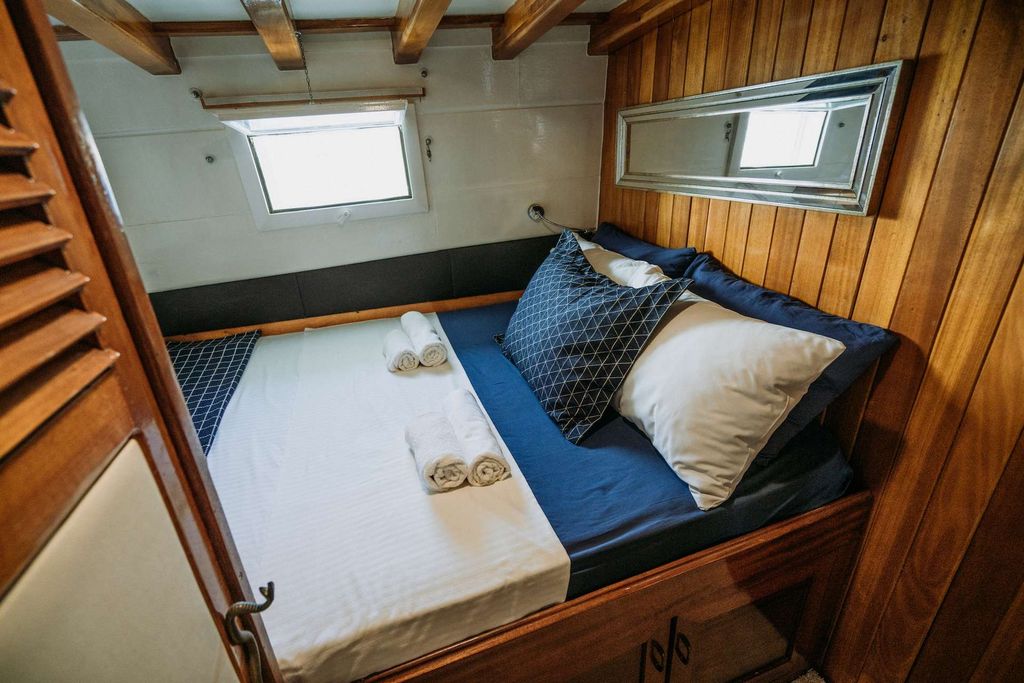 BEYAZ LALE - Boat Images