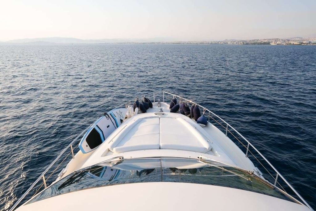 SUMMER THERAPY - Boat Images