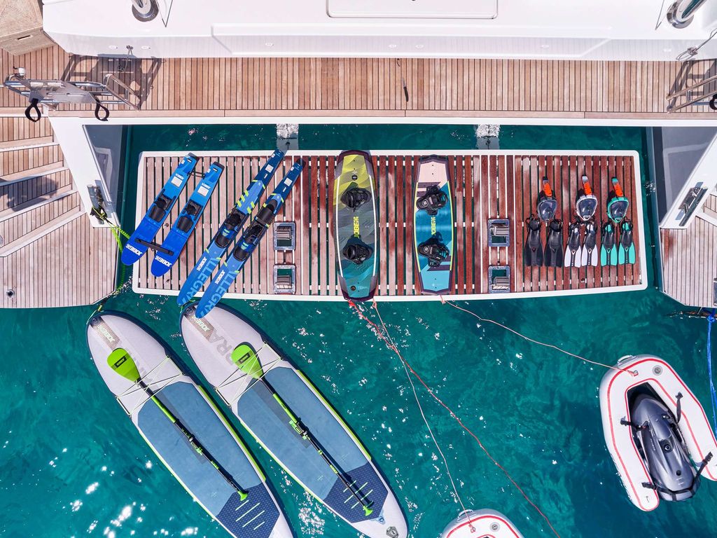 ELLY - Boat Images