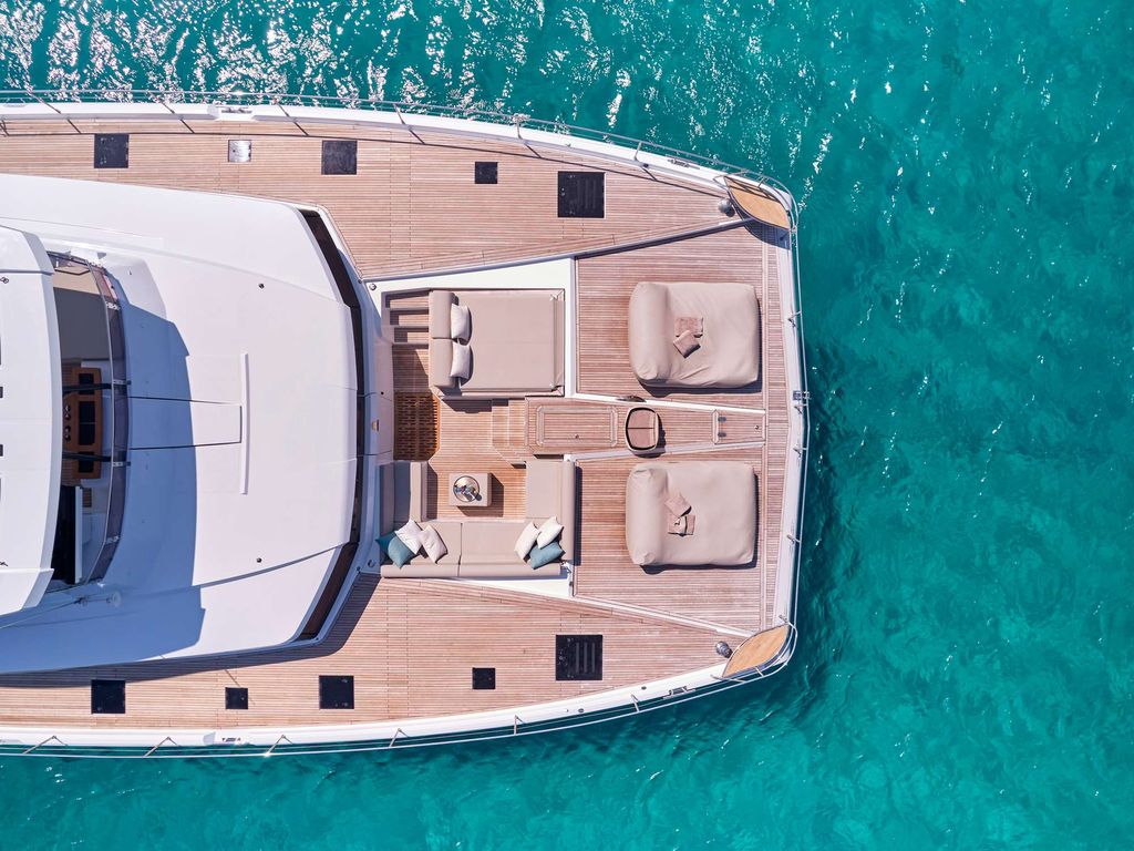 ELLY - Boat Images