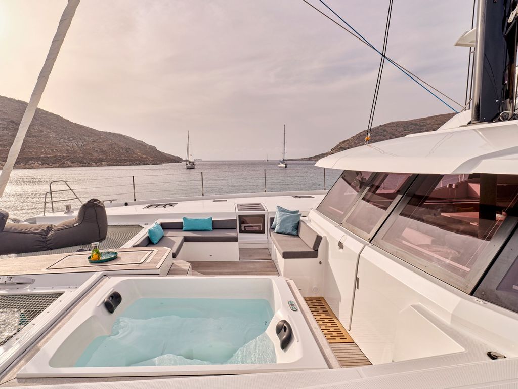 DOLLY - Boat Images