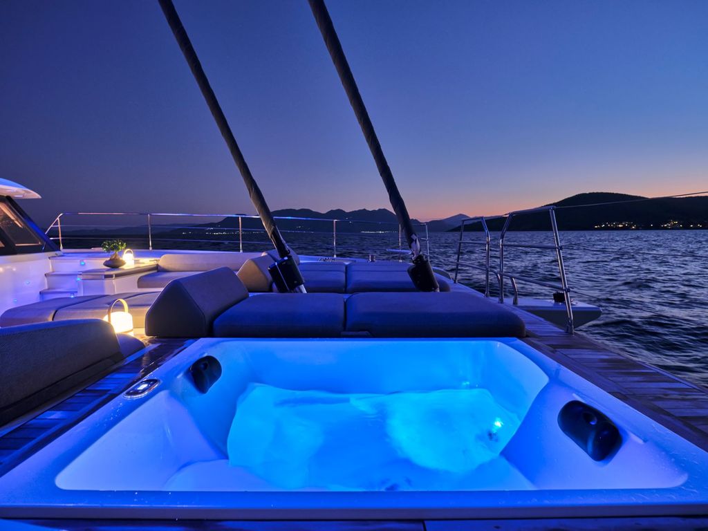ALOIA 80 - Boat Images