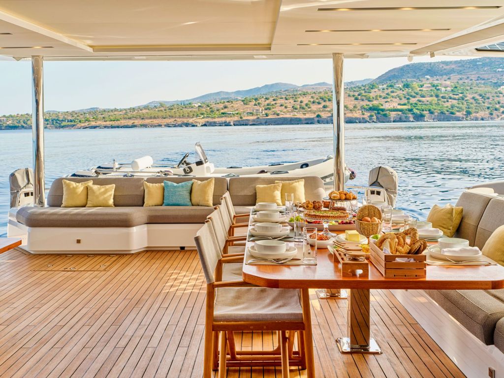 ALOIA 80 - Boat Images