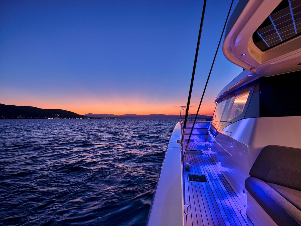 ALOIA 80 - Boat Images