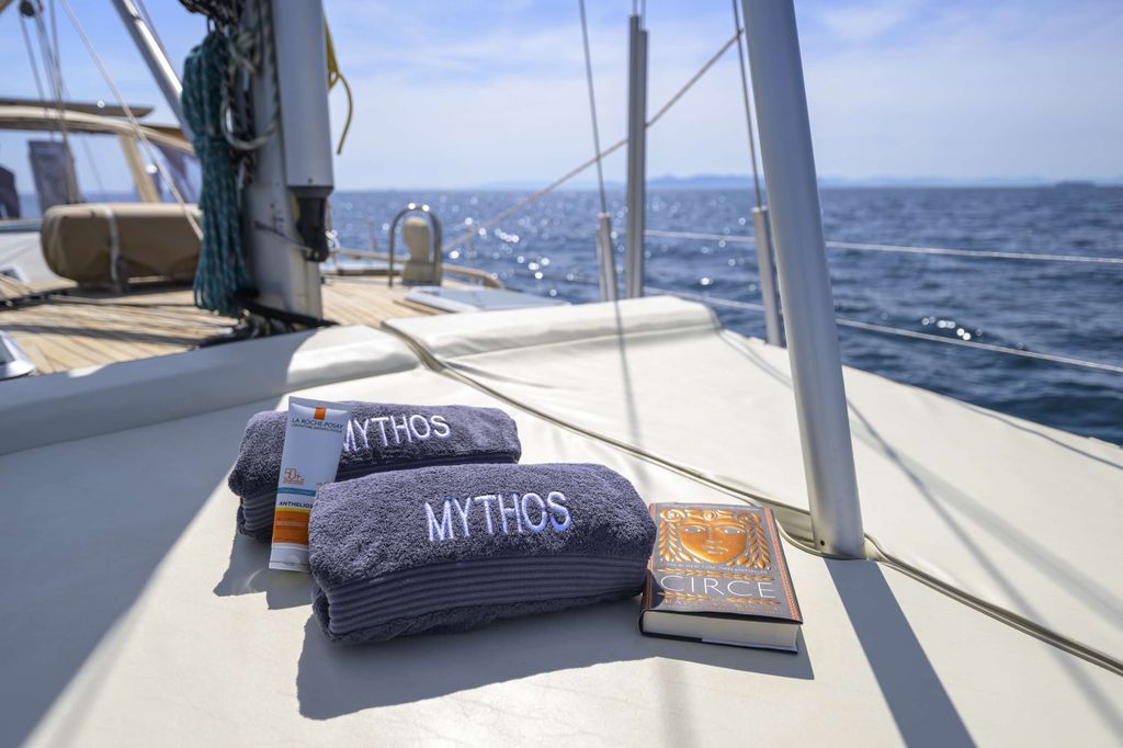 MYTHOS - Boat Images