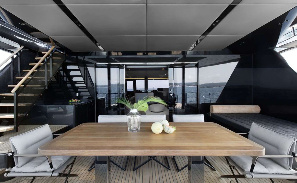 GRAYONE - Boat Images