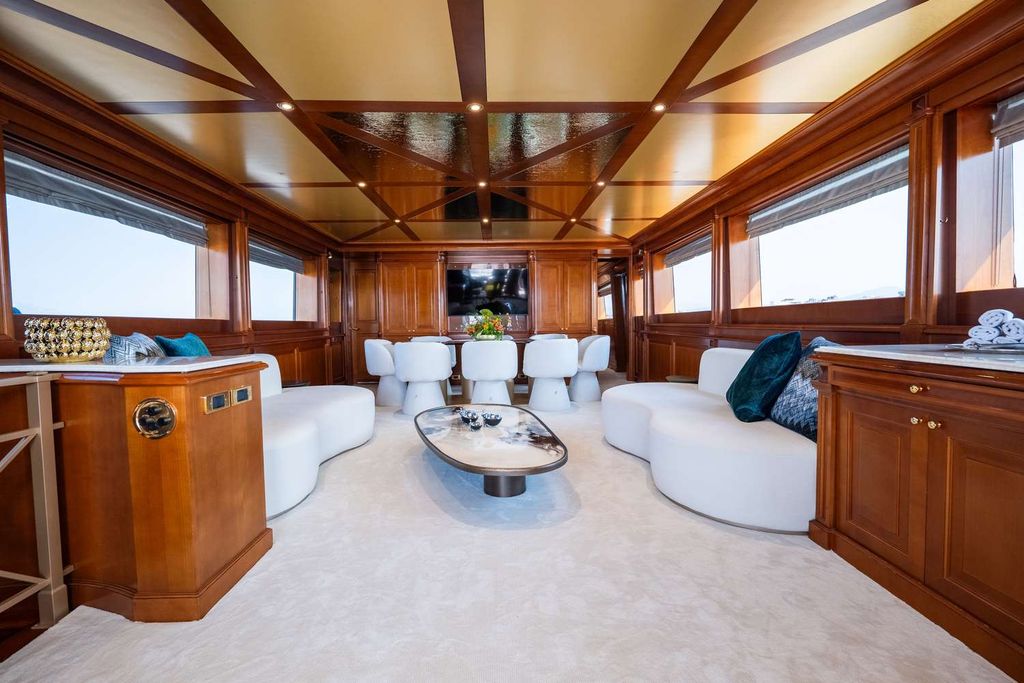 AQUILA - Boat Images