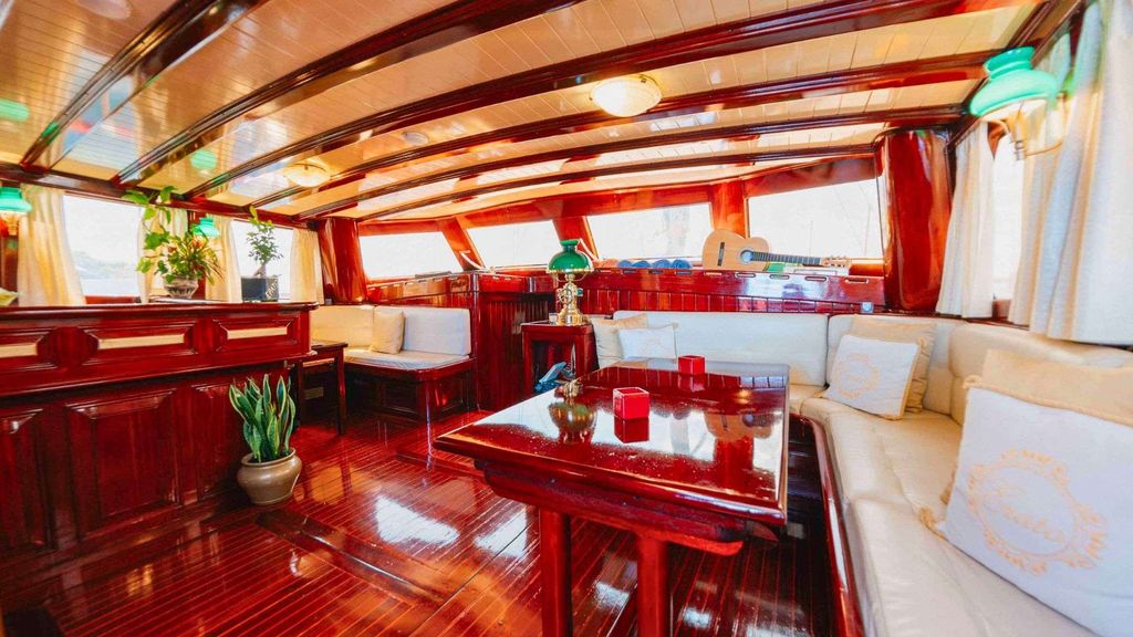 ERATO - Boat Images