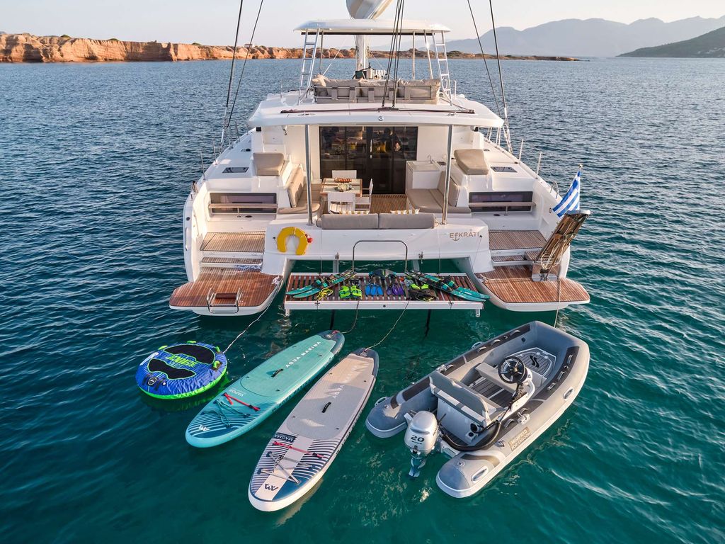 EFKRATI - Boat Images