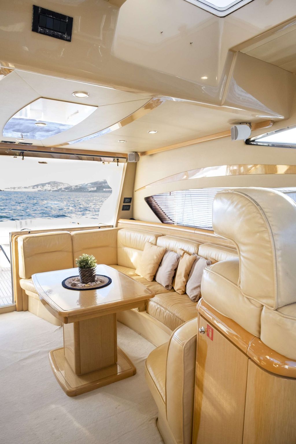 ARABELLA - Boat Images