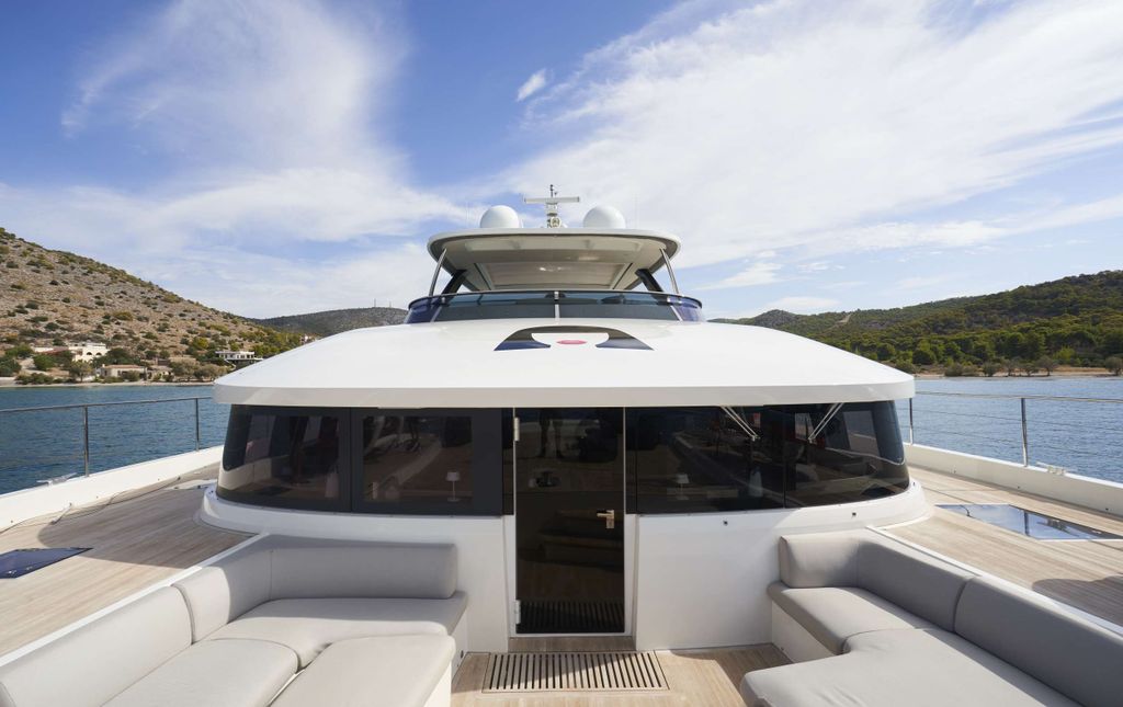 CRAZY HORSE - Boat Images