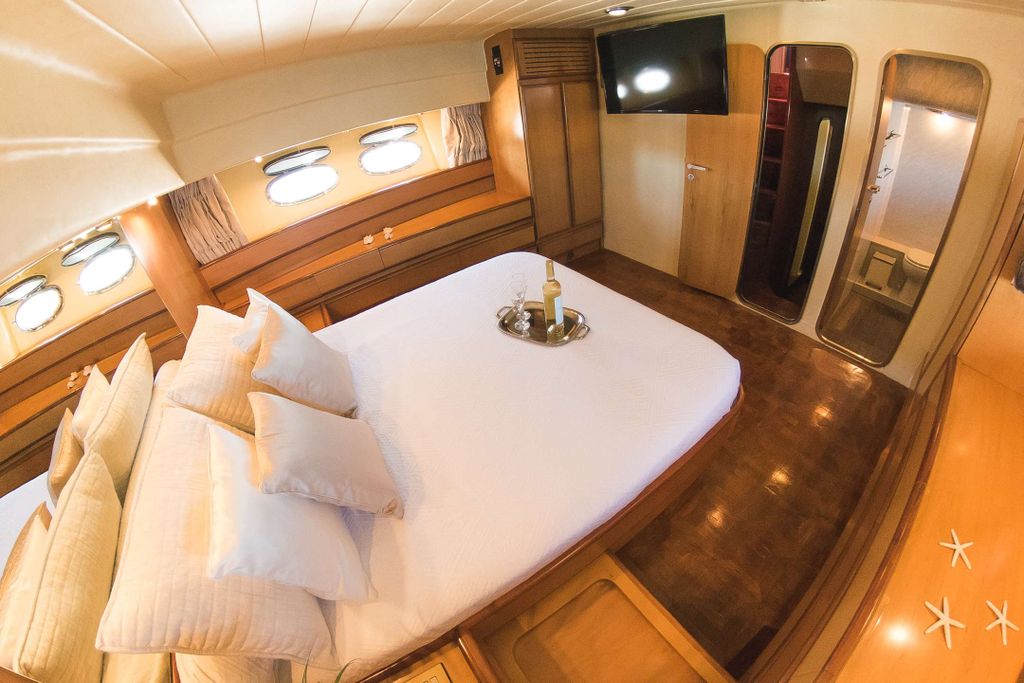 TEMPTATION - Boat Images