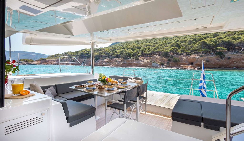 QUEEN OF DIAMONDS - Boat Images