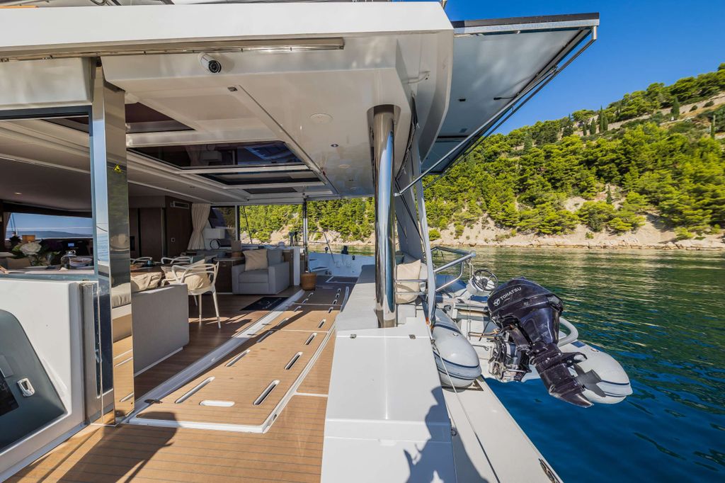 OCEAN LOUNGE - Boat Images