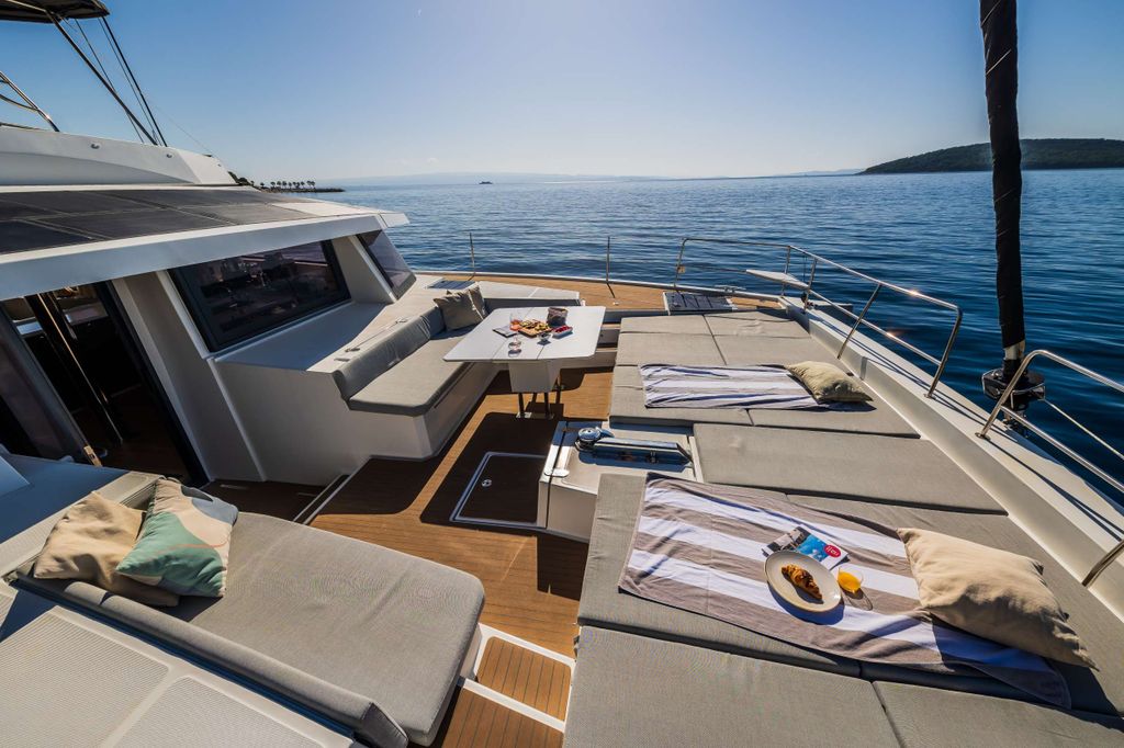 OCEAN LOUNGE - Boat Images