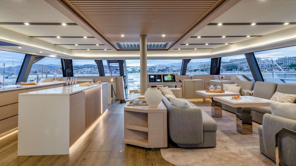 SERENISSIMA III - Boat Images