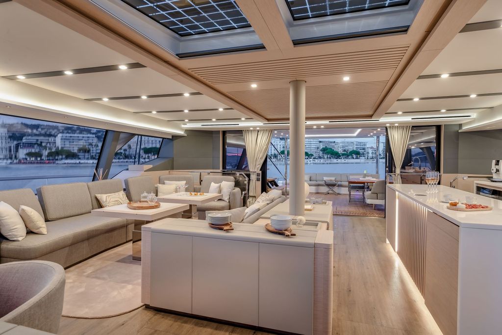 SERENISSIMA III - Boat Images