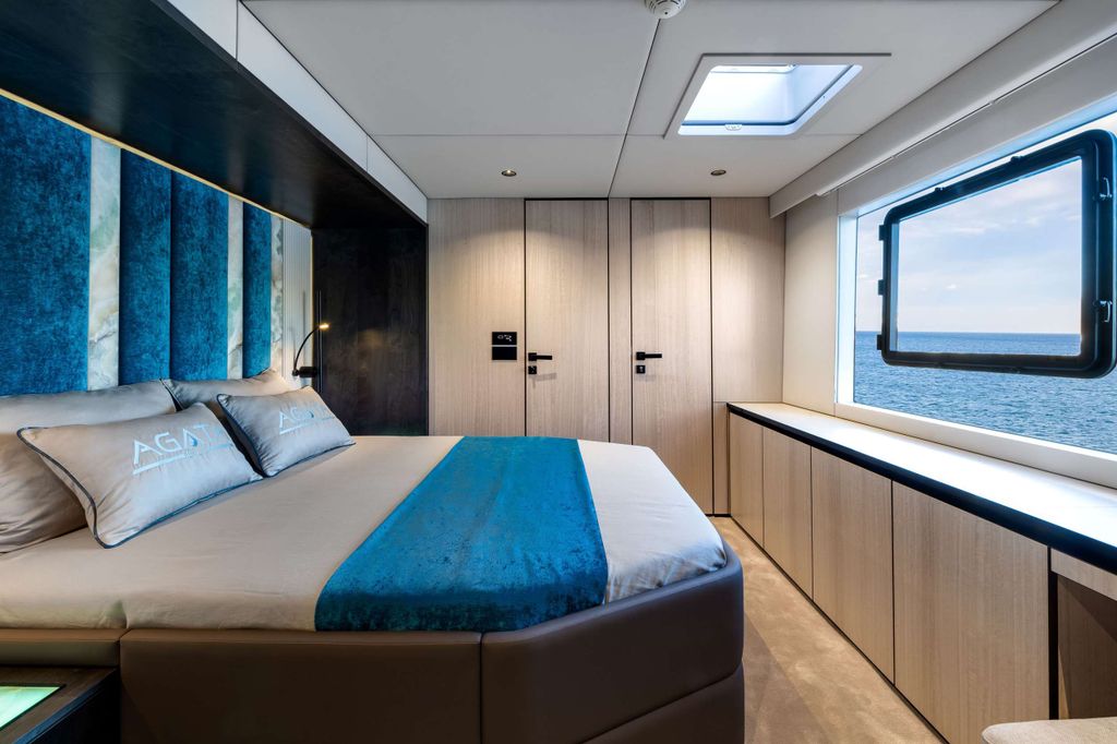 AGATA BLU - Boat Images